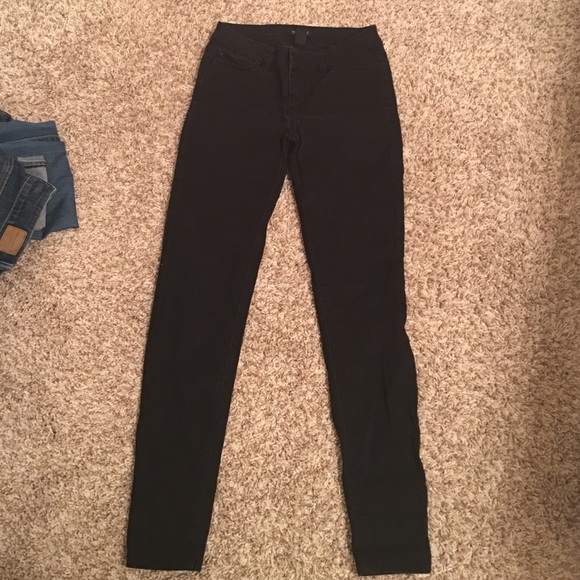 White House black market black skinny jeans