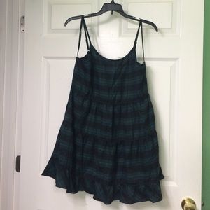 💝Plaid Green & Black Long Tank w/ Ruffly End💝