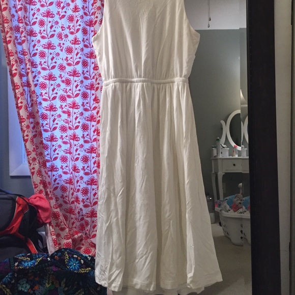 White dress size small - Picture 3 of 3