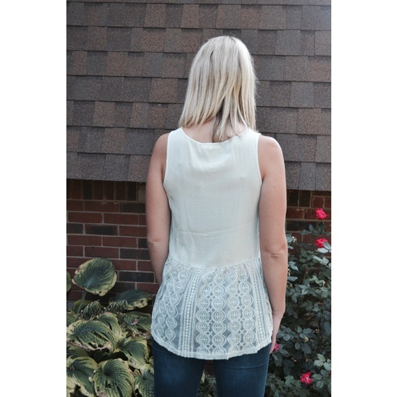 Light Blue Aztec Print Top - Picture 4 of 4