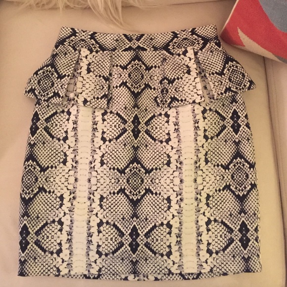 Nanette Lepore snake print peplum skirt size 6!