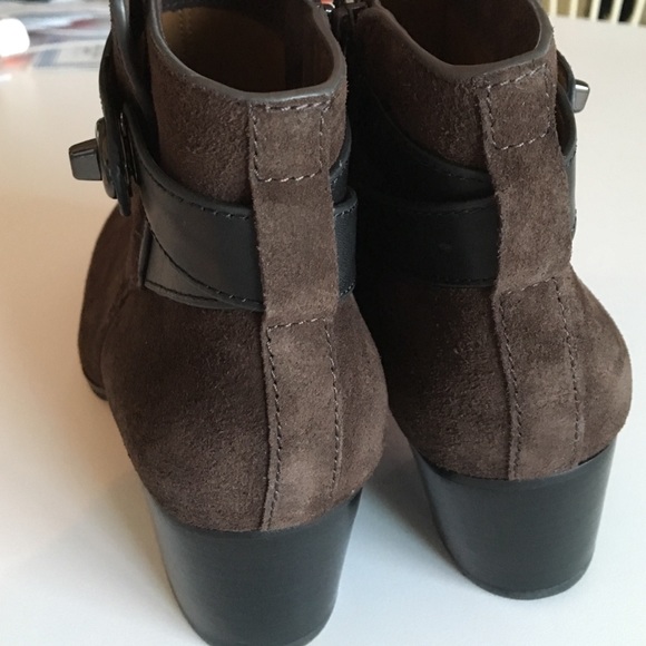 NWOT Coach Brown Suede w/Leather Detail Booties - Picture 3 of 4