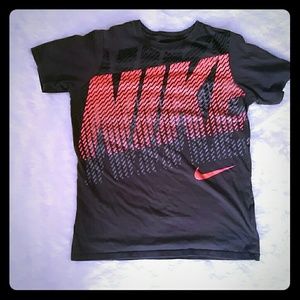 Nike boys tshirt