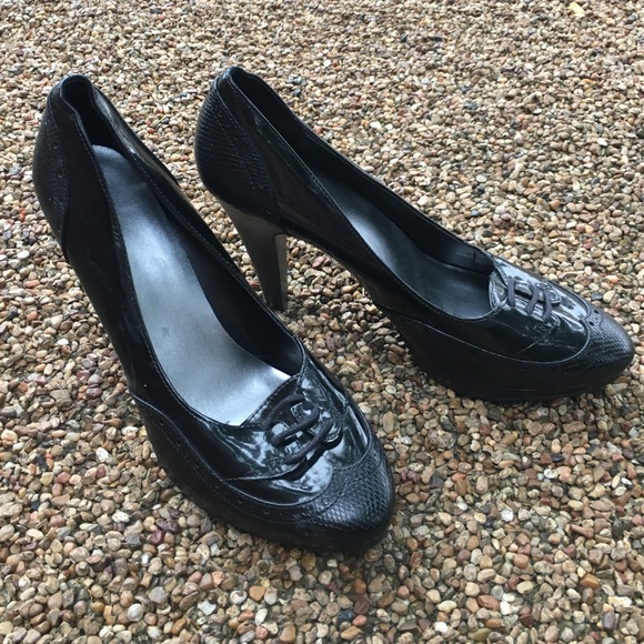 Women's Black Oxford Style Heels - Picture 3 of 3