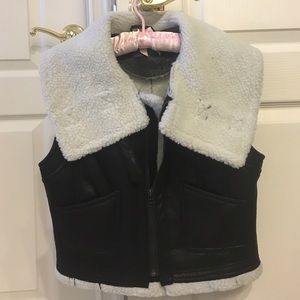 Vest with faux fur lining
