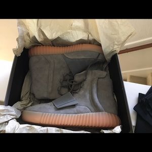 Yeezy boots 750