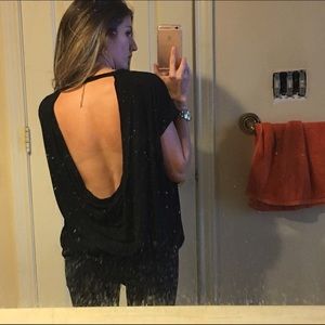 Backless black shirt