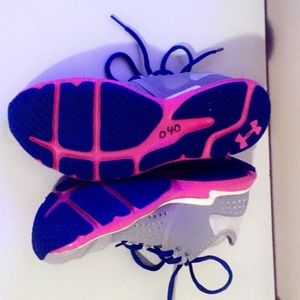 Under armor tennis shoes