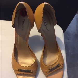 Open toed heels