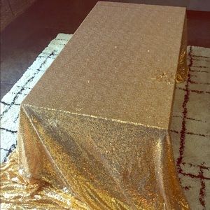Gold sparkly rectangle table cloth