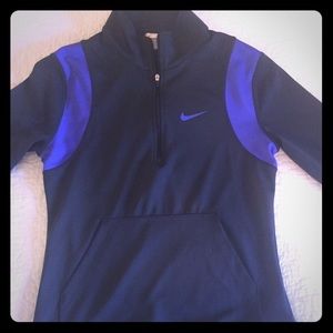 💜💅🏼Nike Half Zip Up☀️
