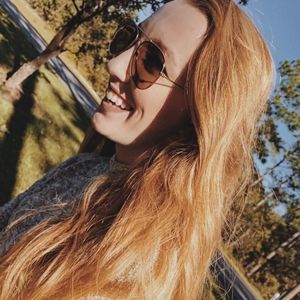 Meet your Posher, Olivia