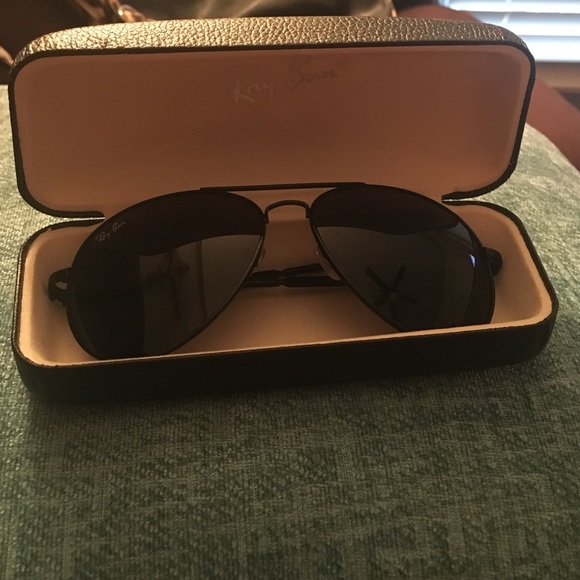 All Black Ray Ban Aviators