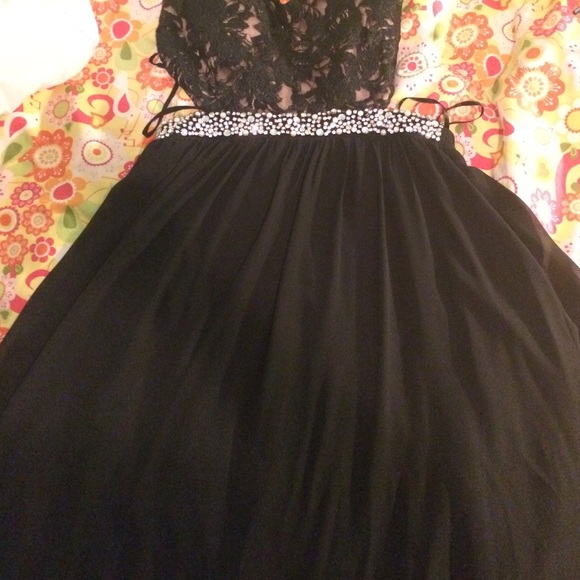 Dress - Picture 2 of 3