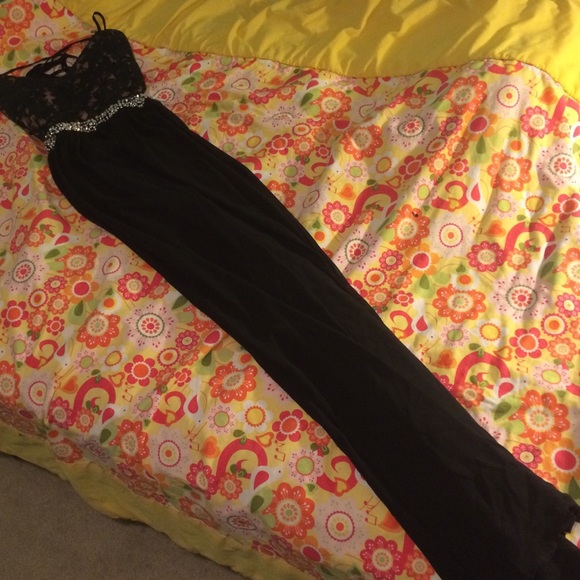 Dress - Picture 3 of 3