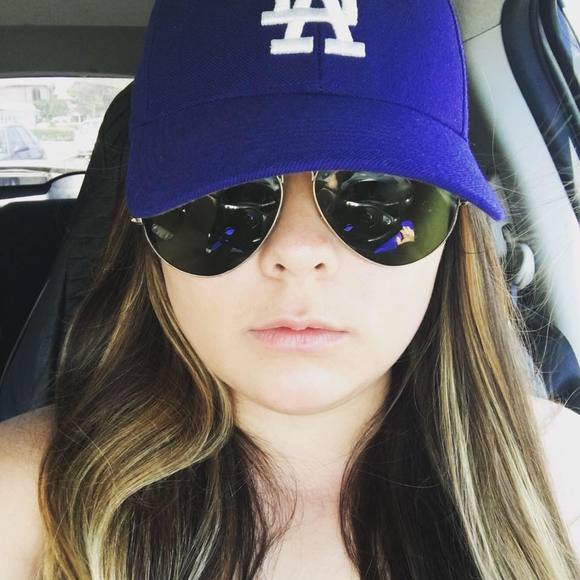 Meet your Posher, Tiffany - Picture 2 of 4