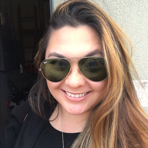 Meet your Posher, Tiffany - Picture 3 of 4