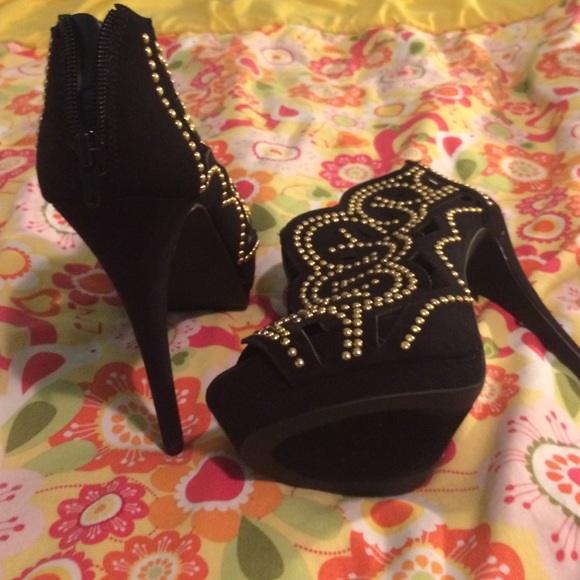 High heels - Picture 3 of 3