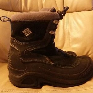 Columbia boots little boys size 2