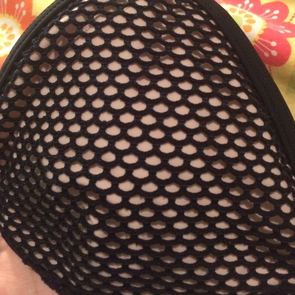 Bikini - Picture 2 of 4