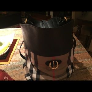 Burberry Hobo - Medium Sycamore House Leather