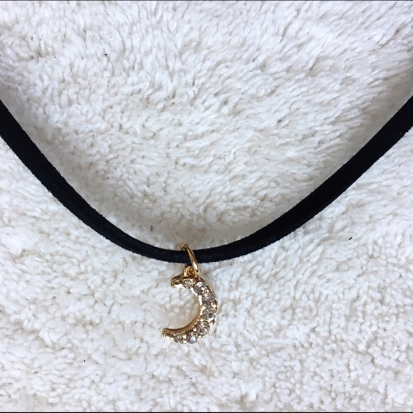 • Crescent Moon Choker • - Picture 3 of 4