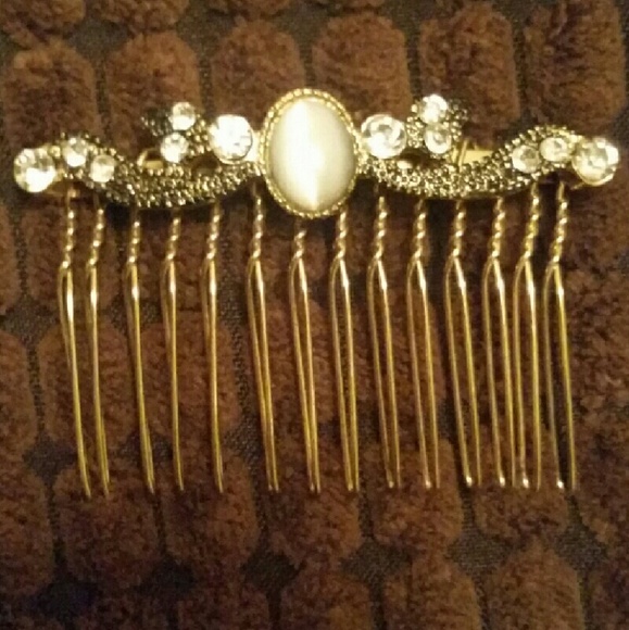 Vintage Crystals & Milky Oval Bead Hair Comb