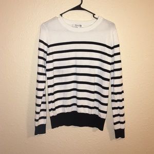 Long sleeve sweater/top