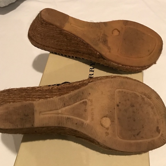 Burberry - Picture 3 of 4