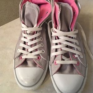 Women's converse PRICE IS FIRM!!!