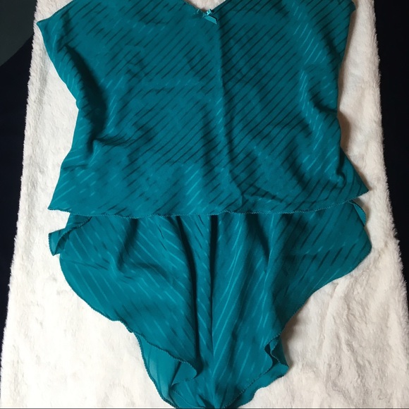 Vintage Victoria's Secret Camisole Top & PJ Shorts - Picture 2 of 4