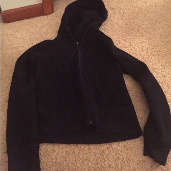 Black Lululemon subs jacket