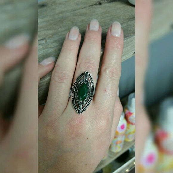 New Fashion ring size 7 - Picture 1 of 1