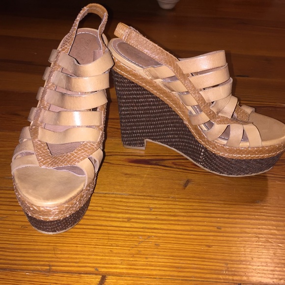 Elizabeth and James Silva wedges - Picture 3 of 4