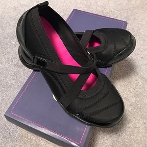 Girls black Velcro strap shoes