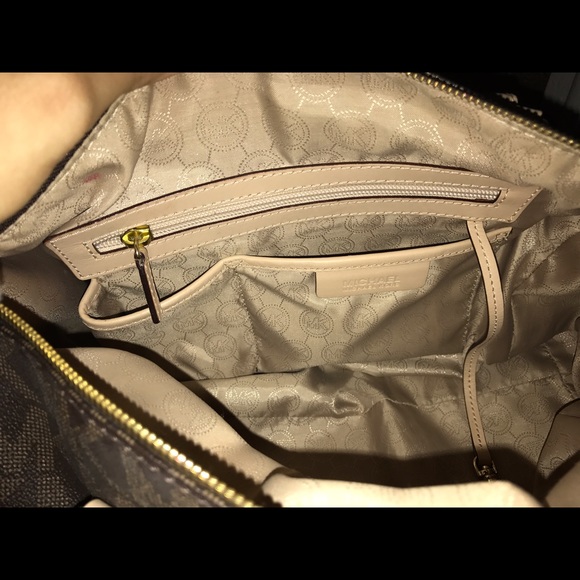 Authentic Michael Kors Bag - Picture 2 of 4