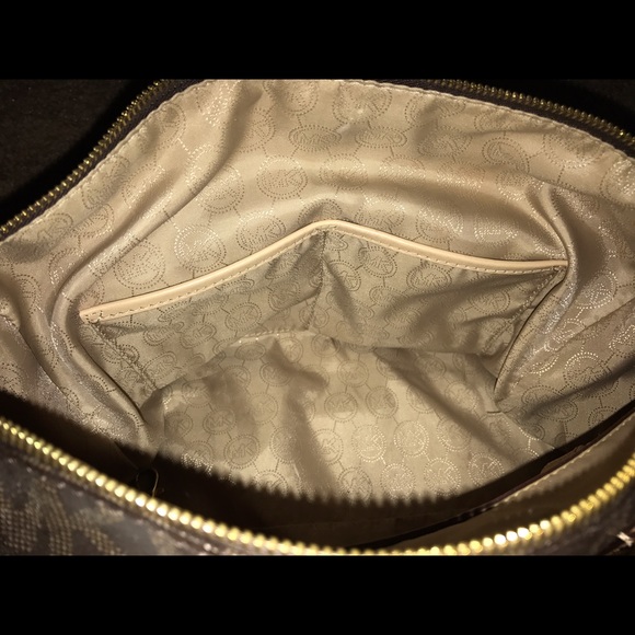 Authentic Michael Kors Bag - Picture 3 of 4