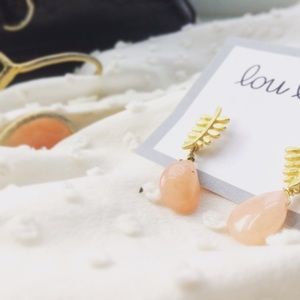 NWT Lou Lou Mia Raindrop Studs