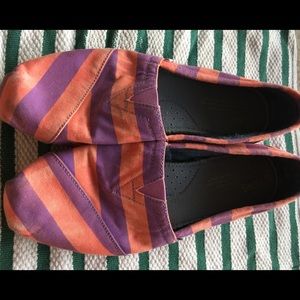 TOMS size 8 (orange and purple striped)