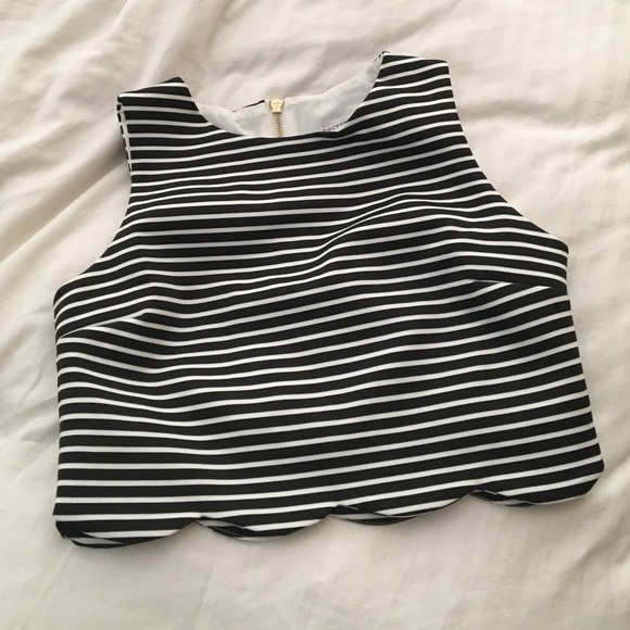 Necessary Objects Crop Top - Picture 2 of 3