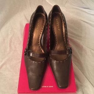 BCBGIRLS vintage style heels