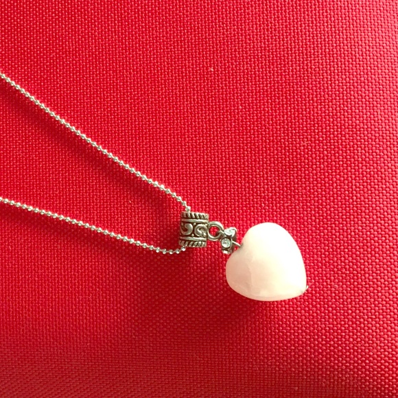 Rose Quartz Pendant. Silver necklace included.