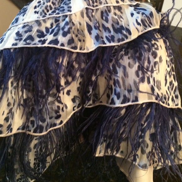 Girls ruffled feather skirt, - Picture 3 of 4