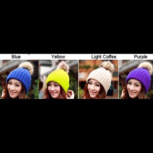 FLASH SALE❗️NWT❤️Knit Cap w/Faux Fur Pom❤️ - Picture 2 of 3