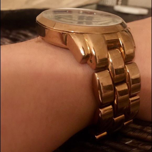 Michael Kors Rose Gold Large Watch - Picture 2 of 3