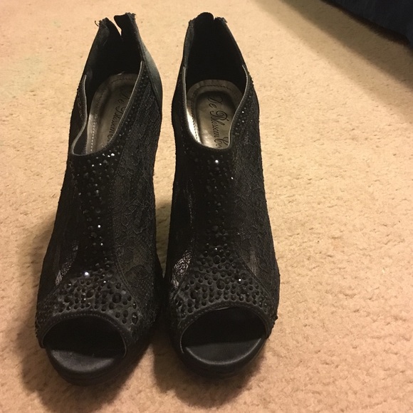 High heels - Picture 2 of 2