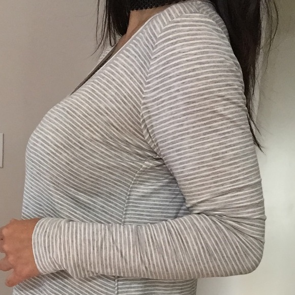 Striped High low V neck long sleeves - Picture 3 of 3