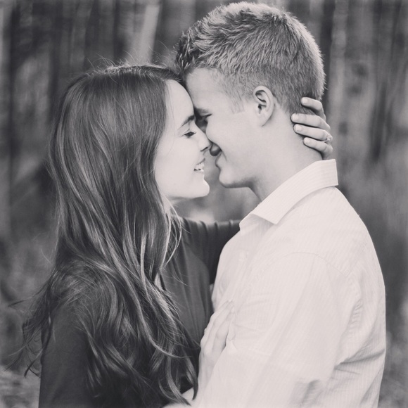 Meet your Posher, Aly - Picture 1 of 1