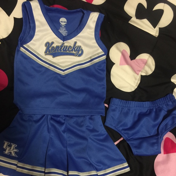 University of Kentucky cheerleader outfit