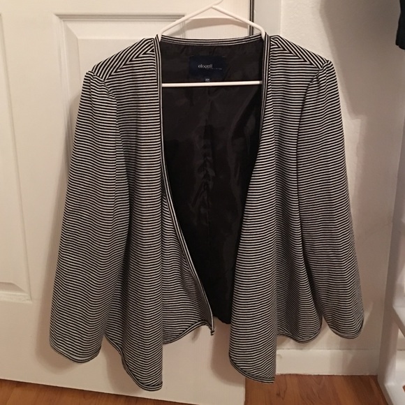 Black and white striped 3/4 sleeve jacket size 20